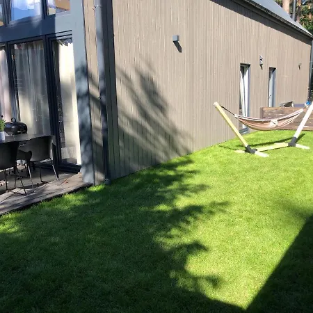 Forest House Semesterbostad Pobierowo