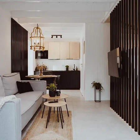 Forest House * 波别罗沃
